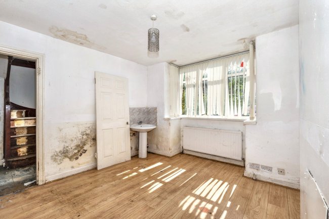 25 Westdean Crescent, Burnage, Manchester, M19 1GB 10