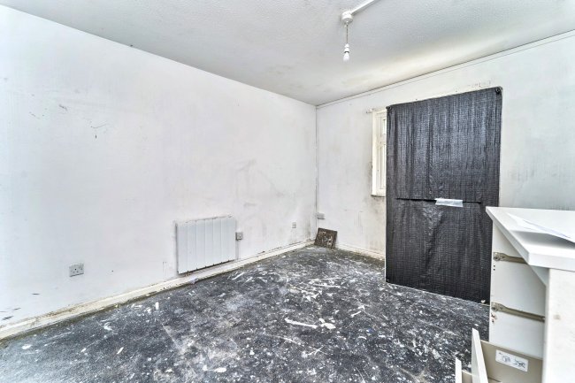 4 The Furlong, Wednesbury, West Midlands, WS10 9SU 6