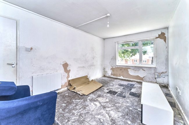 4 The Furlong, Wednesbury, West Midlands, WS10 9SU 6