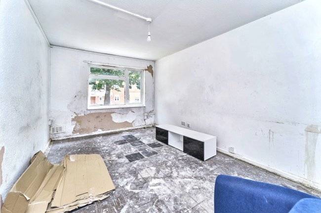 4 The Furlong, Wednesbury, West Midlands, WS10 9SU 6