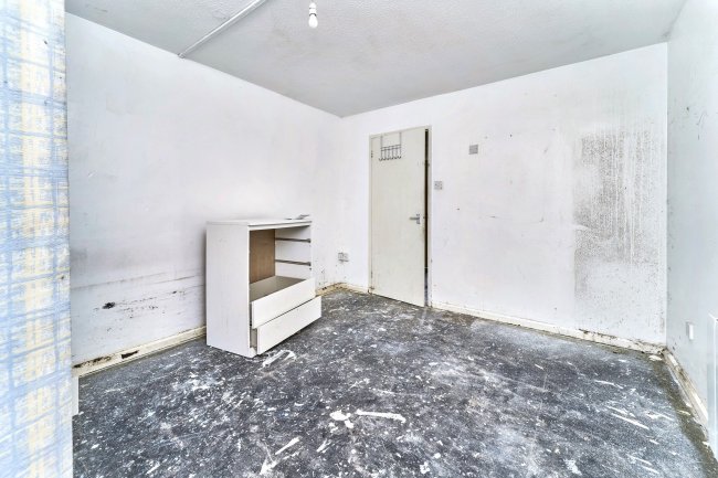 4 The Furlong, Wednesbury, West Midlands, WS10 9SU 6