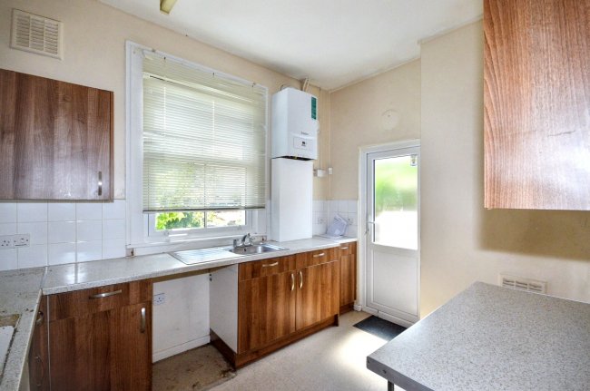 21 Garfield Road, Battersea, London SW11 5PL 2