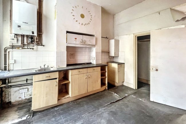 21 Garfield Road, Battersea, London SW11 5PL 2