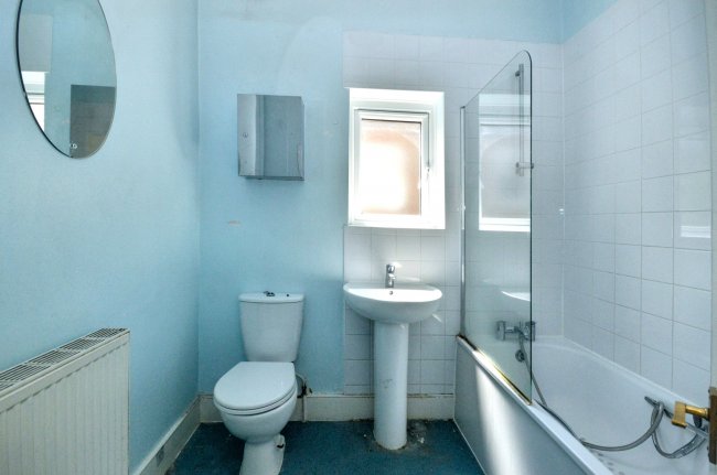 21 Garfield Road, Battersea, London SW11 5PL 2