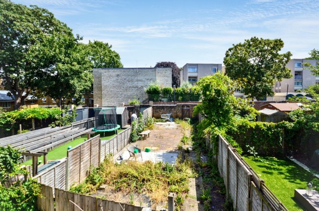 21 Garfield Road, Battersea, London SW11 5PL 2