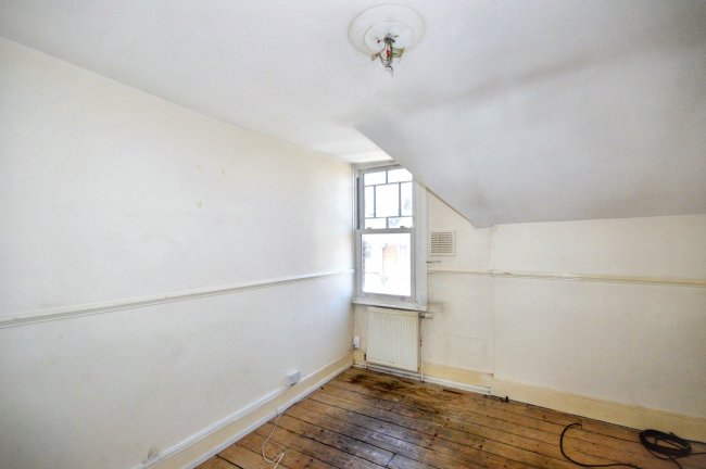 21 Garfield Road, Battersea, London SW11 5PL 2