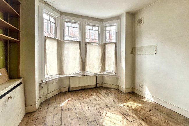 21 Garfield Road, Battersea, London SW11 5PL 2