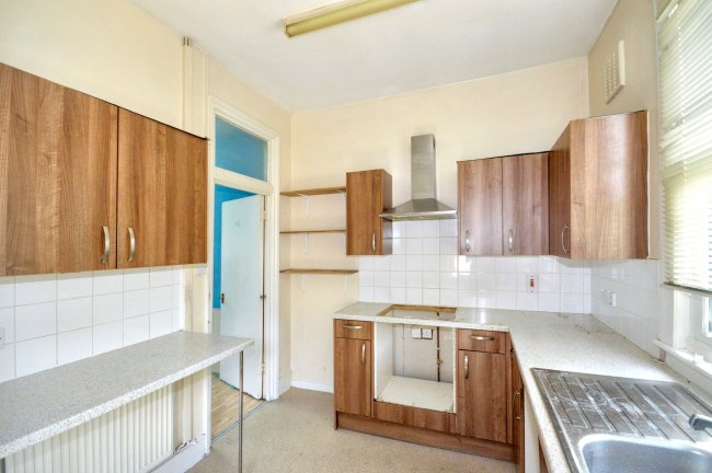 21 Garfield Road, Battersea, London SW11 5PL 2