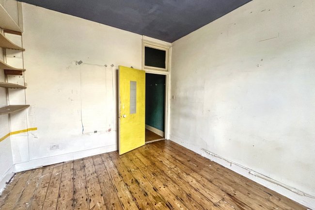 21 Garfield Road, Battersea, London SW11 5PL 2