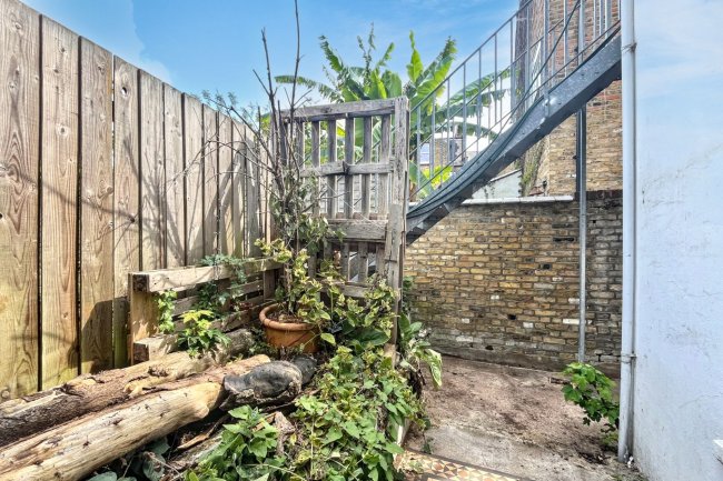 21 Garfield Road, Battersea, London SW11 5PL 2