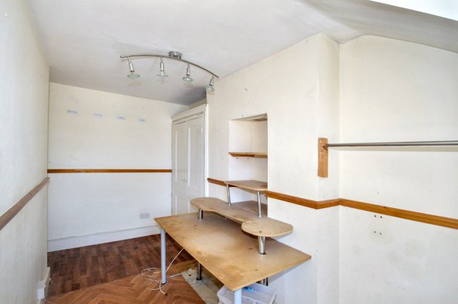 21 Garfield Road, Battersea, London SW11 5PL 2