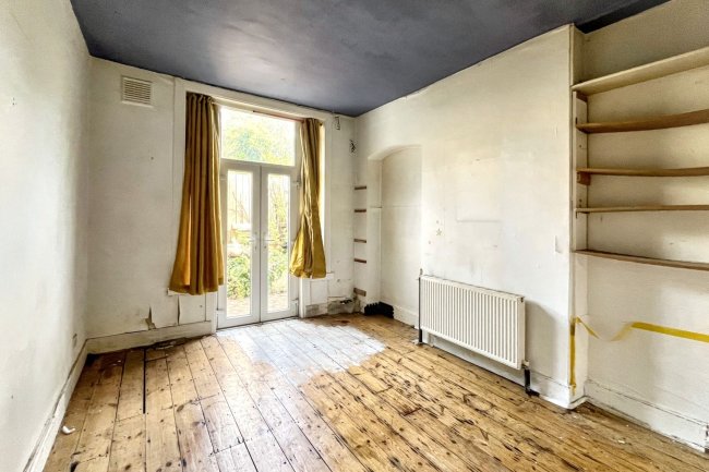 21 Garfield Road, Battersea, London SW11 5PL 2