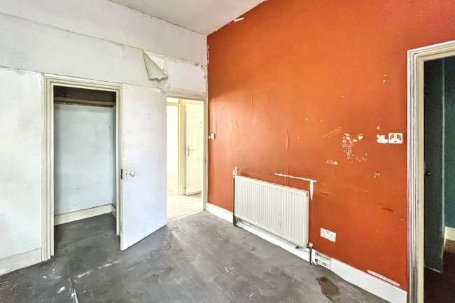 21 Garfield Road, Battersea, London SW11 5PL 2