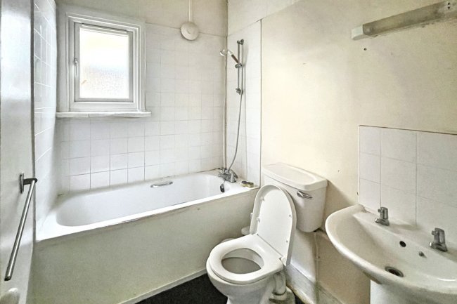 21 Garfield Road, Battersea, London SW11 5PL 2