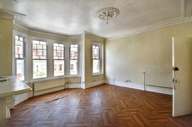 21 Garfield Road, Battersea, London SW11 5PL 2