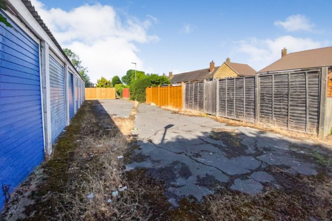 Garages at Albermarle Avenue, Cheshunt, Waltham Cross, Enfield EN8 0EY 5