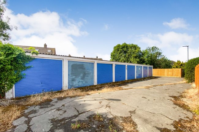 Garages at Albermarle Avenue, Cheshunt, Waltham Cross, Enfield EN8 0EY 5