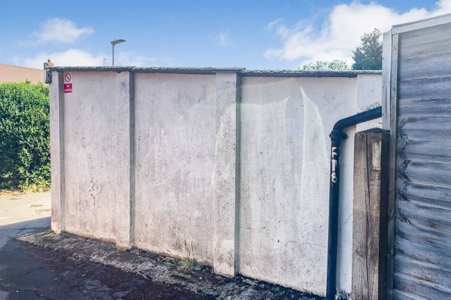 Garages at Albermarle Avenue, Cheshunt, Waltham Cross, Enfield EN8 0EY 5