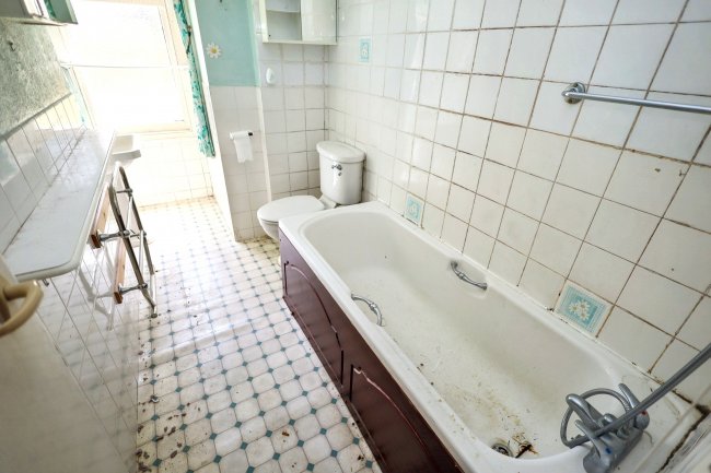 Flat 6, Lee Court, 39 - 41 Queen Anne Place, Enfield, EN1 2PS 9