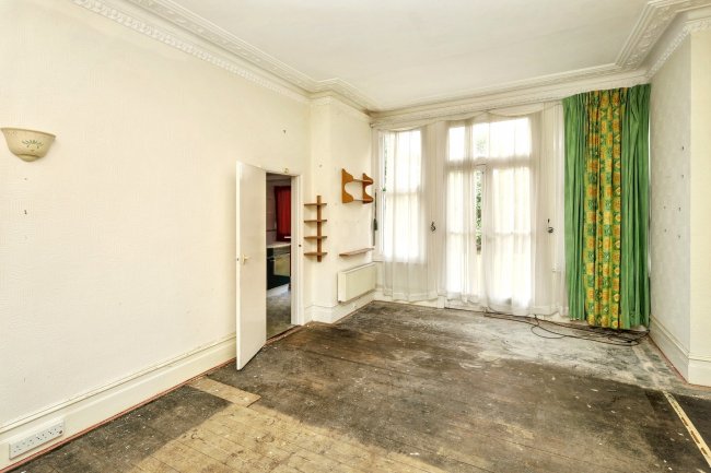 Flat 6, Lee Court, 39 - 41 Queen Anne Place, Enfield, EN1 2PS 9