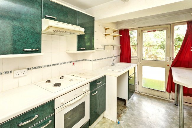 Flat 6, Lee Court, 39 - 41 Queen Anne Place, Enfield, EN1 2PS 9