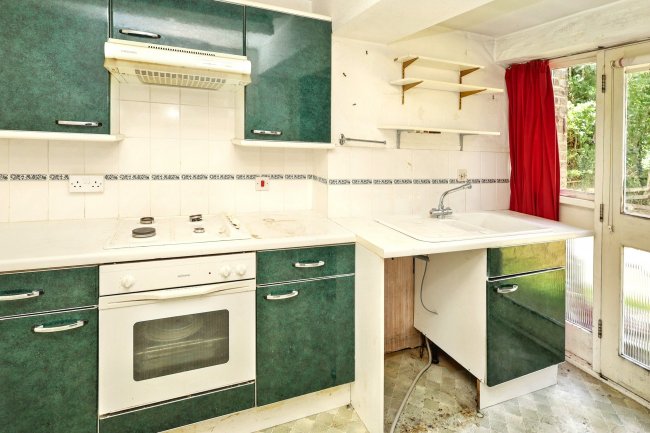 Flat 6, Lee Court, 39 - 41 Queen Anne Place, Enfield, EN1 2PS 9