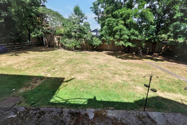 Flat 6, Lee Court, 39 - 41 Queen Anne Place, Enfield, EN1 2PS 9