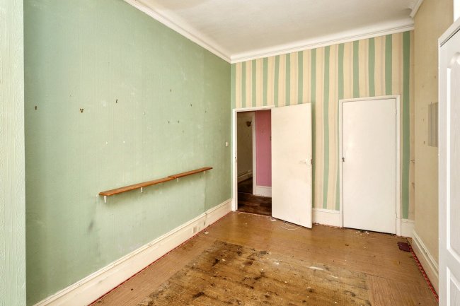 Flat 6, Lee Court, 39 - 41 Queen Anne Place, Enfield, EN1 2PS 9