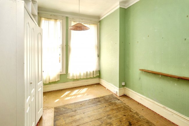 Flat 6, Lee Court, 39 - 41 Queen Anne Place, Enfield, EN1 2PS 9