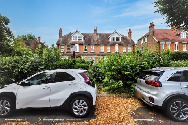 Flat 6, Lee Court, 39 - 41 Queen Anne Place, Enfield, EN1 2PS 9