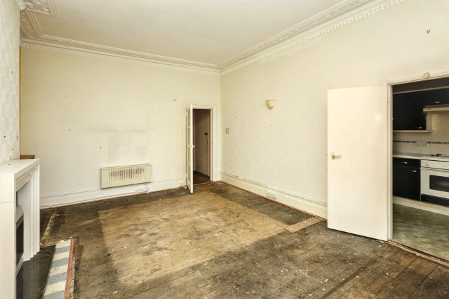 Flat 6, Lee Court, 39 - 41 Queen Anne Place, Enfield, EN1 2PS 9