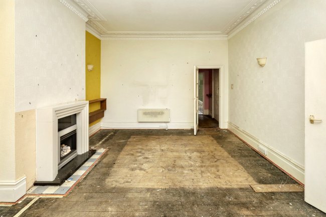 Flat 6, Lee Court, 39 - 41 Queen Anne Place, Enfield, EN1 2PS 9