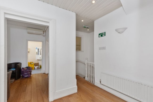 44 Kilburn High Rd, Kilburn, London, NW6 4HJ 8