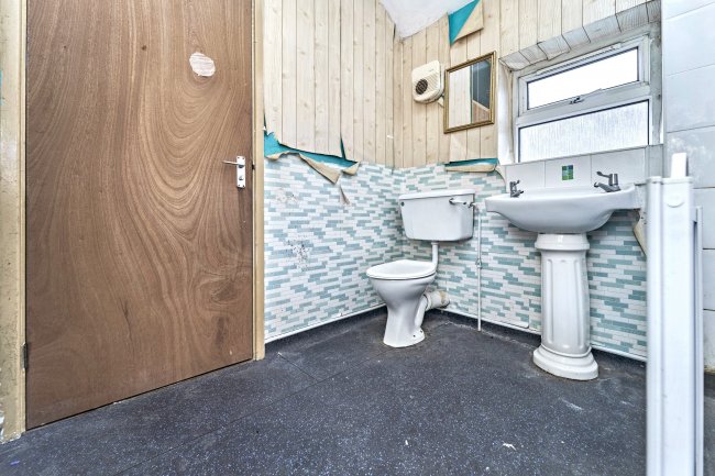 24 Hillary Street, Walsall, West Midlands, WS2 9BP 3