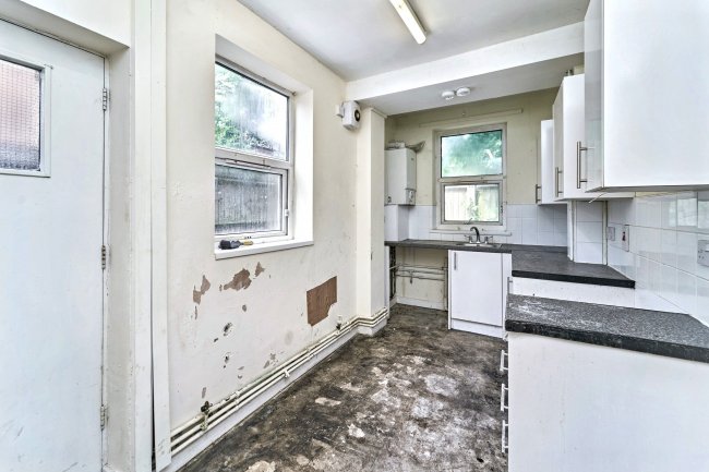 24 Hillary Street, Walsall, West Midlands, WS2 9BP 3