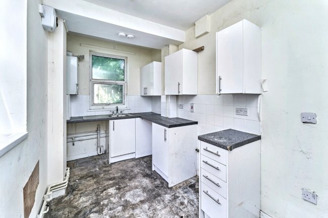 24 Hillary Street, Walsall, West Midlands, WS2 9BP 3