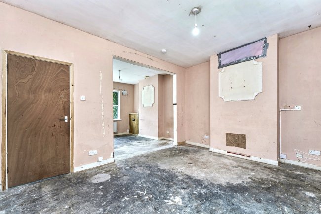 24 Hillary Street, Walsall, West Midlands, WS2 9BP 3