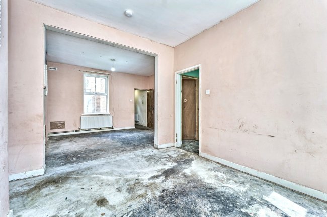 24 Hillary Street, Walsall, West Midlands, WS2 9BP 3