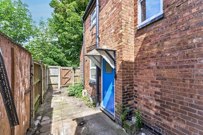 24 Hillary Street, Walsall, West Midlands, WS2 9BP 3