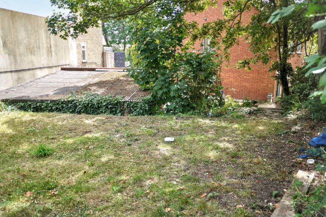 82a Thurlow Park Road, London, SE21 8HY 7