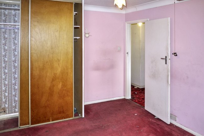 82a Thurlow Park Road, London, SE21 8HY 7