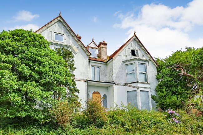 The Gables, 14 Church Hill, Helston, Cornwall TR13 8NW 2