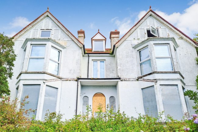 The Gables, 14 Church Hill, Helston, Cornwall TR13 8NW 2