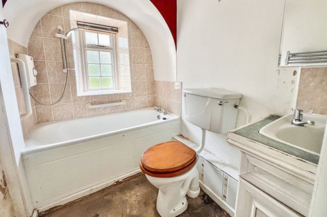 Flat 1 Springfield House, Church Lane, Box, Corsham, Wiltshire, SN13 8NW 2