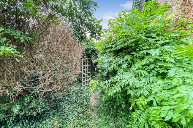 Land adjacent to 30 Panters, Hextable, Swanley, BR8 7RW 3