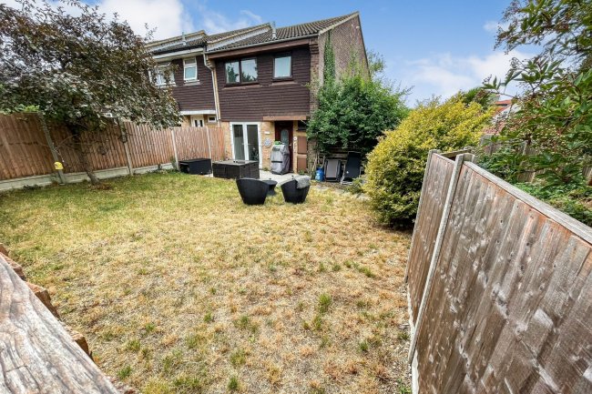 Land adjacent to 30 Panters, Hextable, Swanley, BR8 7RW 3