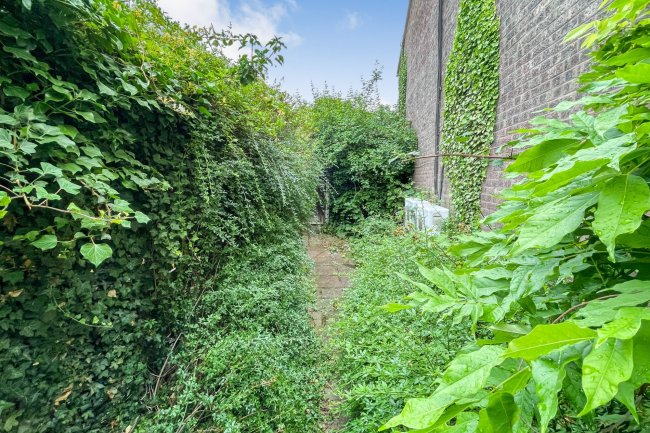 Land adjacent to 30 Panters, Hextable, Swanley, BR8 7RW 3