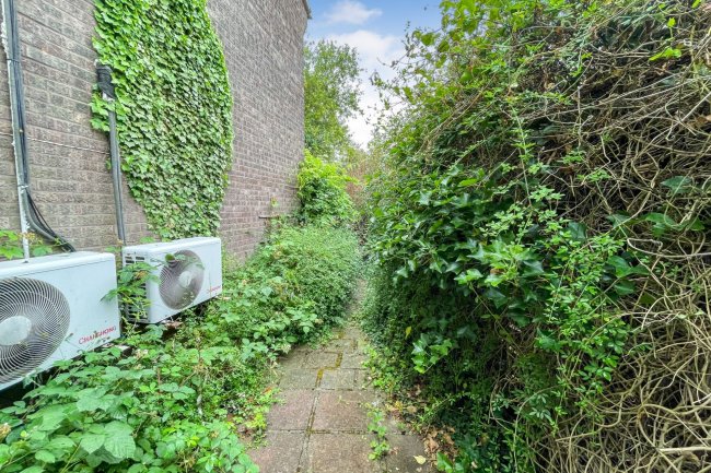 Land adjacent to 30 Panters, Hextable, Swanley, BR8 7RW 3