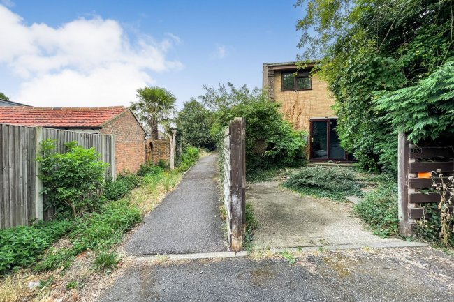 Land adjacent to 30 Panters, Hextable, Swanley, BR8 7RW 3