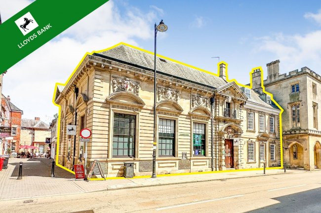 2 Northgate, Sleaford, Lincolnshire, NG34 7BL 8